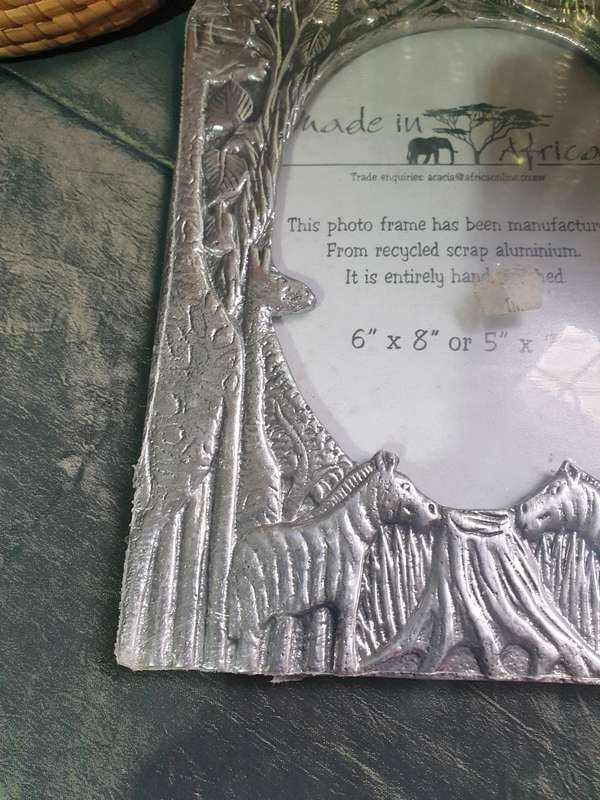 METAL PHOTO FRAME | NEW |
