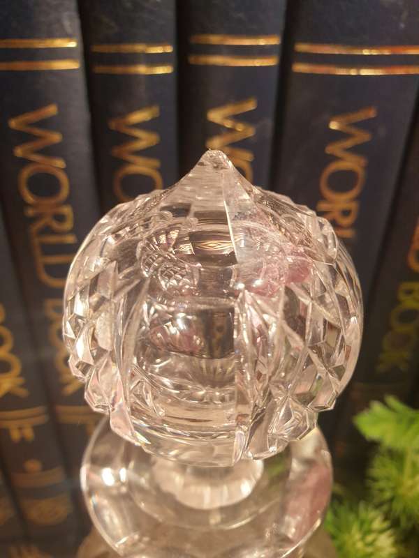 SET OF DECANTERS