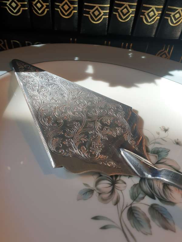 VINTAGE CAKE LIFTER | PLATED |