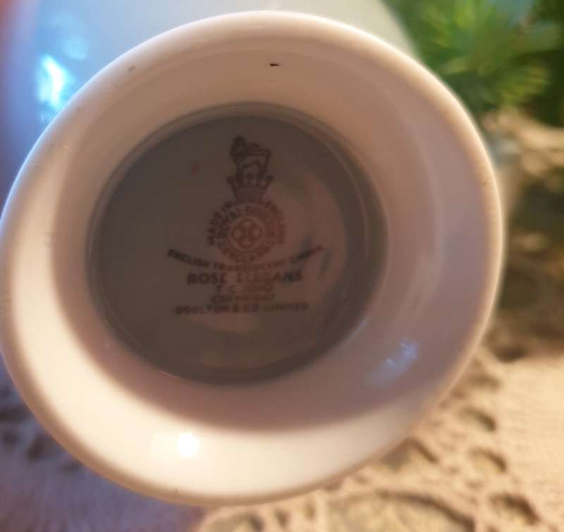 ROYAL DOULTON MILK POURER