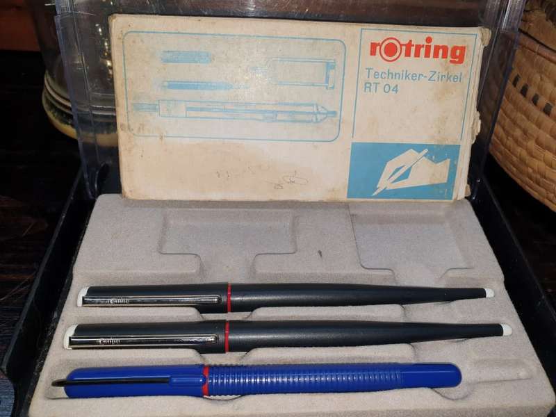 Vintage rOtring Technicians` compass RT 04 with original box with pens