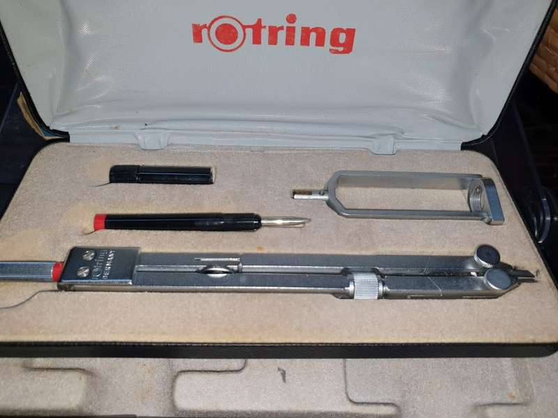 Vintage rOtring Technicians` compass RT 04 with original box with pens