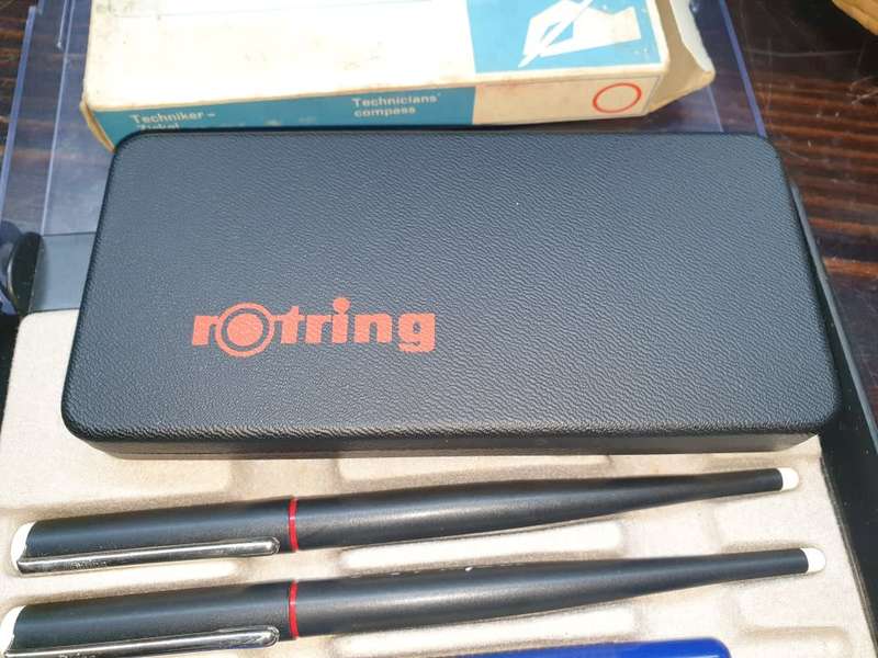 Vintage rOtring Technicians` compass RT 04 with original box with pens