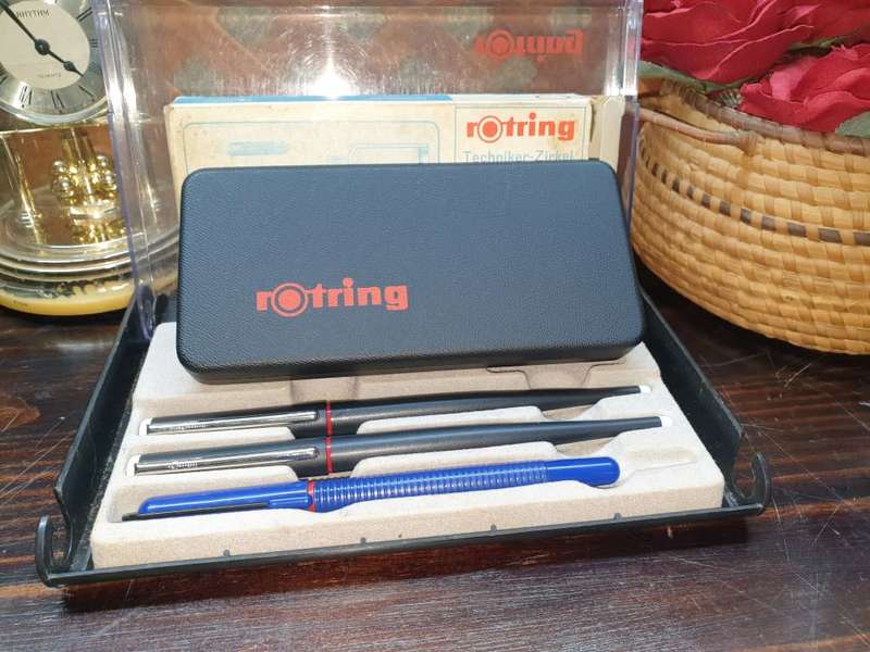 Vintage rOtring Technicians` compass RT 04 with original box with pens