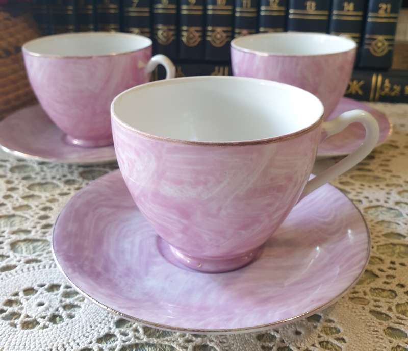 3 CUPS AND SAUCERS (PINK)