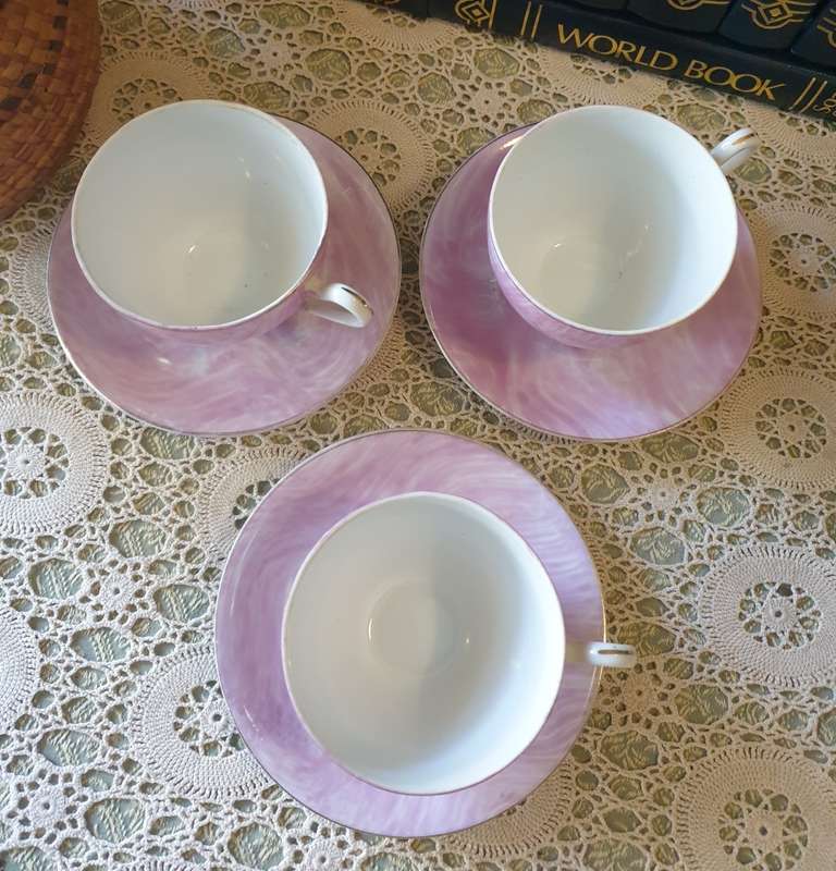3 CUPS AND SAUCERS (PINK)