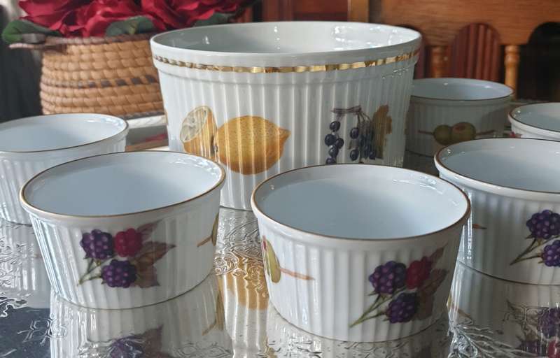 Royal Worcester Evesham Gold Soufle  SET