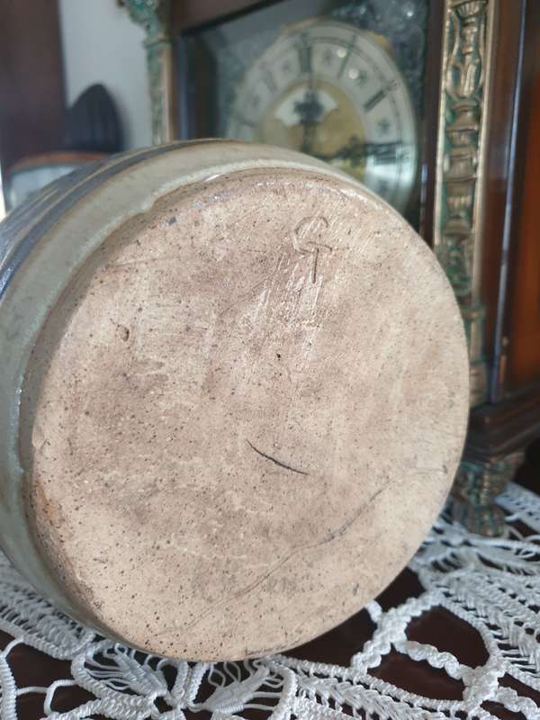 LARGE POTTERY VASE