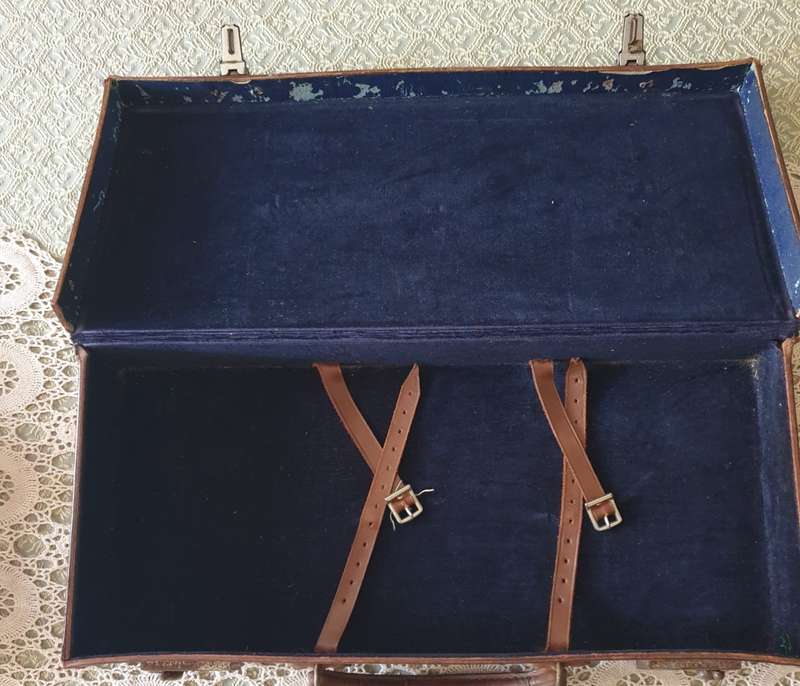 VINTAGE LEATHER CASE