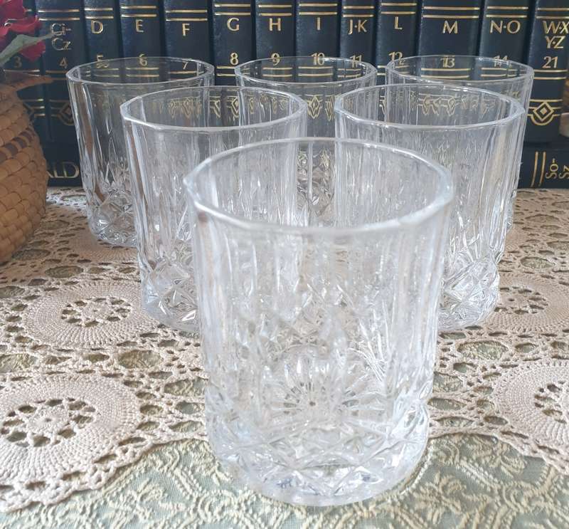6 WHISKEY TUMBLERS