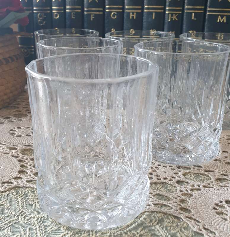 6 WHISKEY TUMBLERS