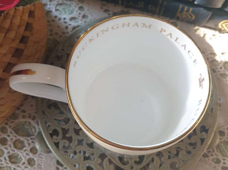 Buckingham Palace Mug made from Fine China from England | 8 X 7.5 CM HIGH |
