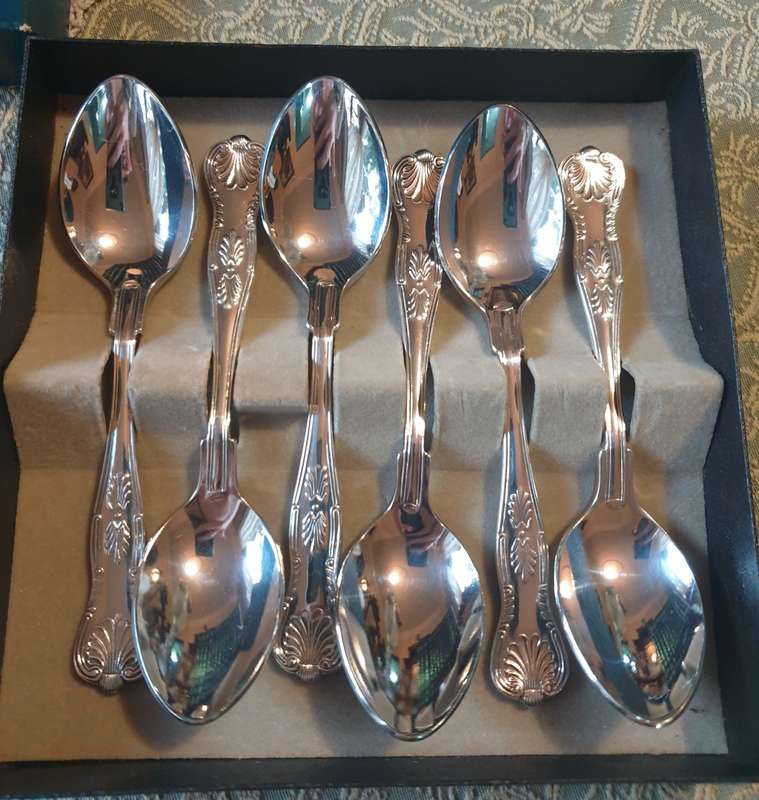 EETRITE SILVER PLATED KINGS PATTERN TEASPOONS
