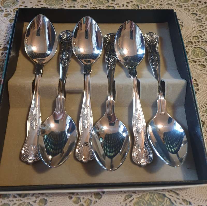 EETRITE SILVER PLATED KINGS PATTERN TEASPOONS