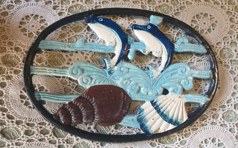 CAST IRON TRIVET