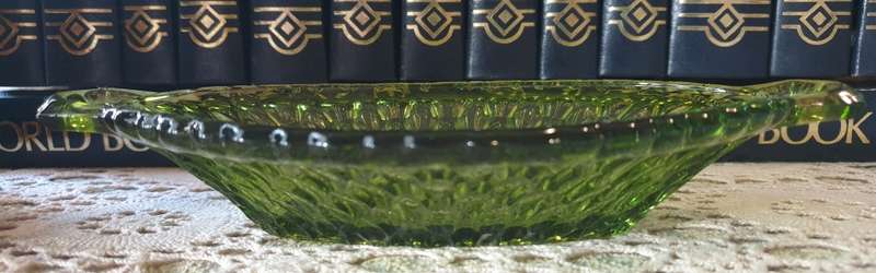 1970S INDIANA GLASS  OLIVE GREEN PICKLE DISH