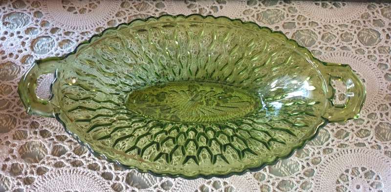 1970S INDIANA GLASS  OLIVE GREEN PICKLE DISH