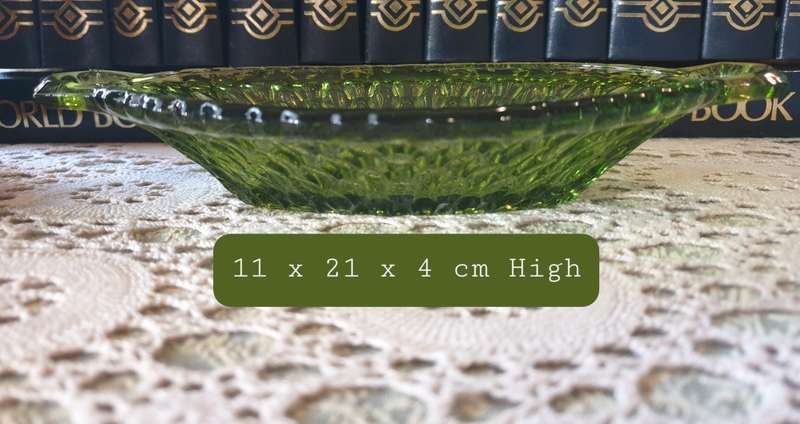 1970S INDIANA GLASS  OLIVE GREEN PICKLE DISH