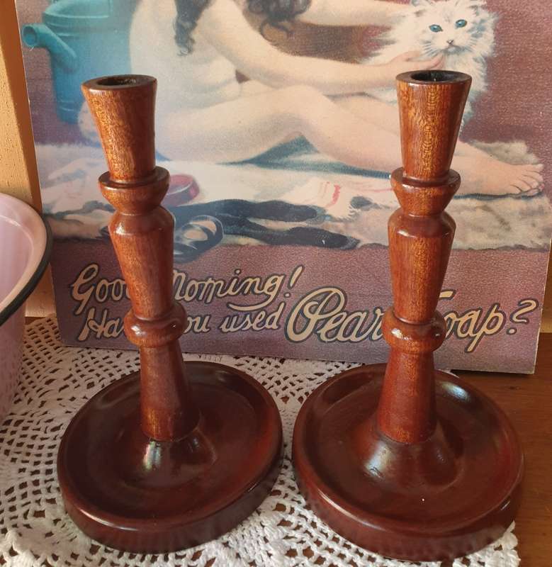 SET OF WOODEN CANDLE HOLDERS