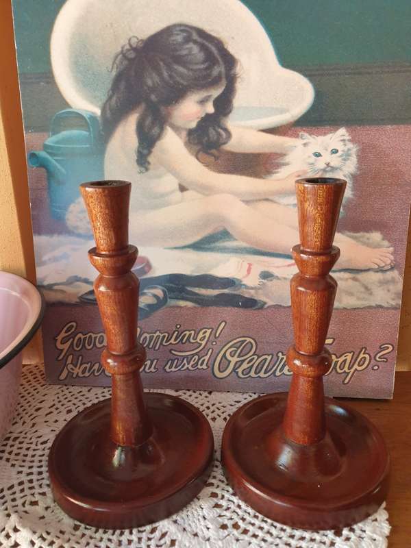 SET OF WOODEN CANDLE HOLDERS