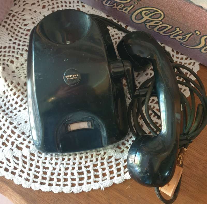 Vintage  bakelite  telephone for the collector