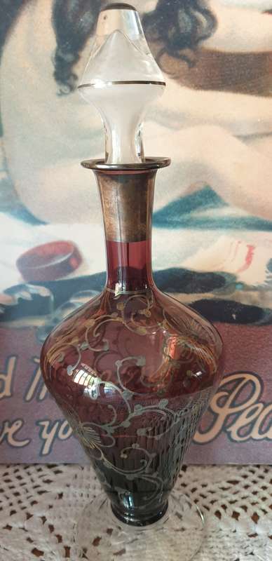 Vintage VENETIAN  Purple/Amethyst Glass Decanter