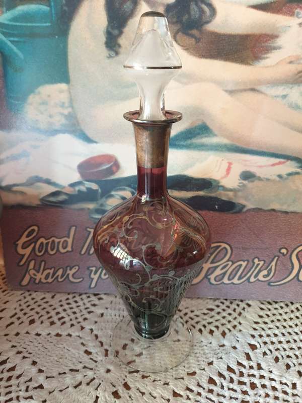 Vintage VENETIAN  Purple/Amethyst Glass Decanter