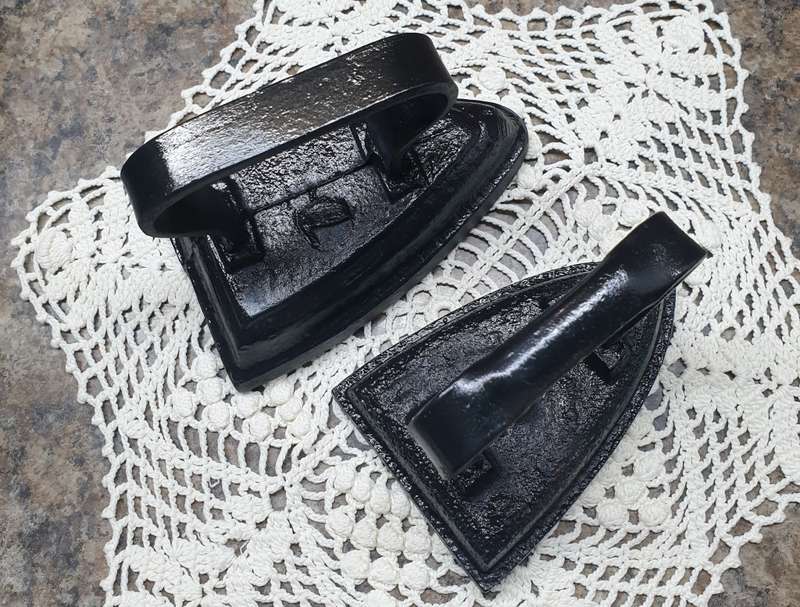Vintage cast iron, coal stove clothing Sad Iron