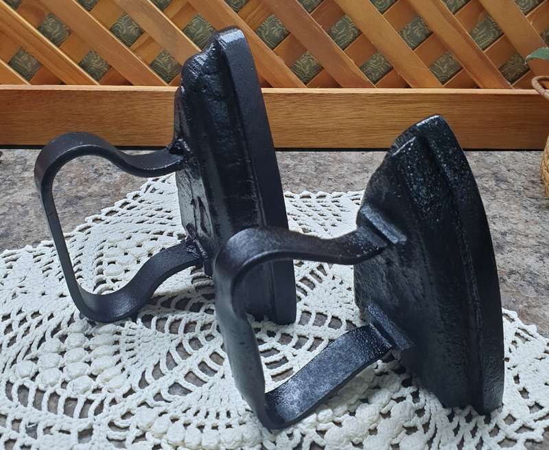 Vintage cast iron, coal stove clothing Sad Iron