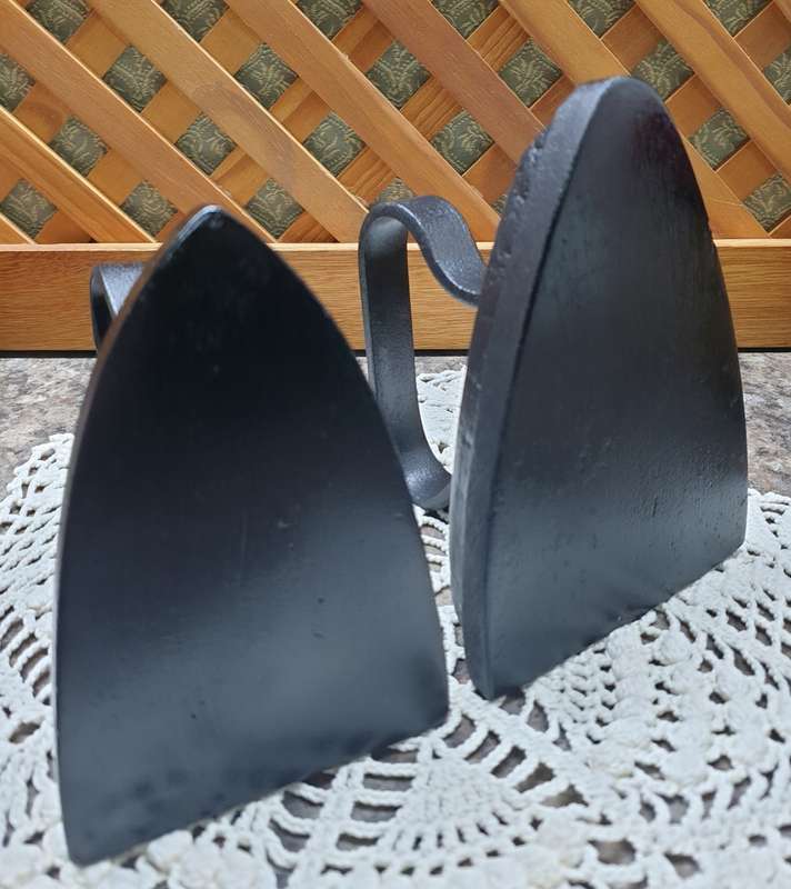 Vintage cast iron, coal stove clothing Sad Iron