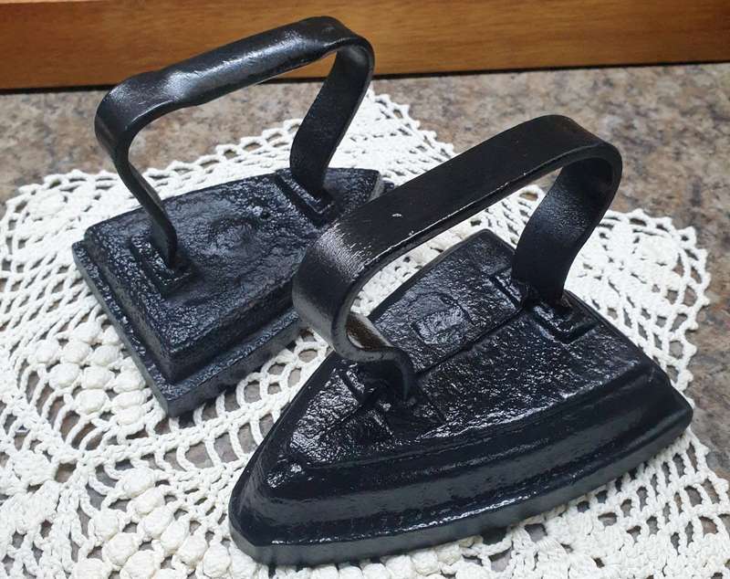 Vintage cast iron, coal stove clothing Sad Iron