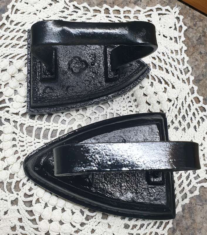 Vintage cast iron, coal stove clothing Sad Iron