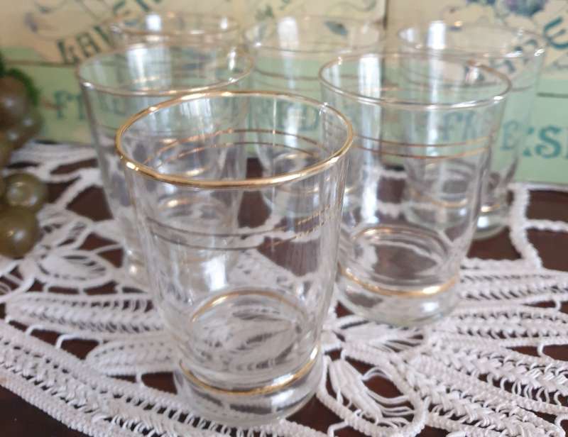 VINTAGE FRENCH ART DECO  GLASSES  | 7 x 9 cm High |