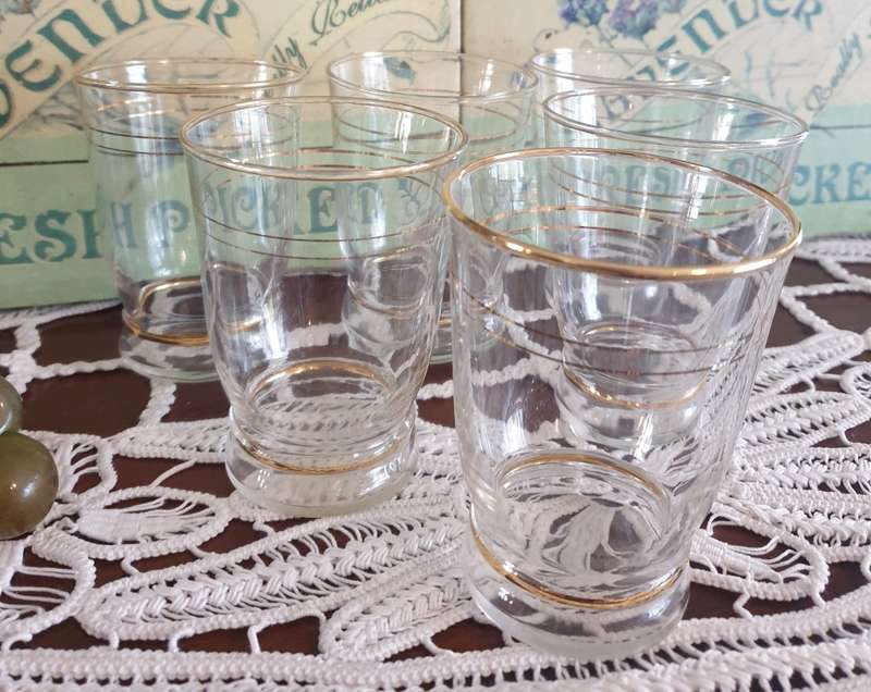 VINTAGE FRENCH ART DECO  GLASSES  | 7 x 9 cm High |