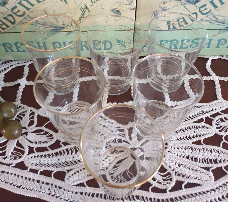 VINTAGE FRENCH ART DECO  GLASSES  | 7 x 9 cm High |