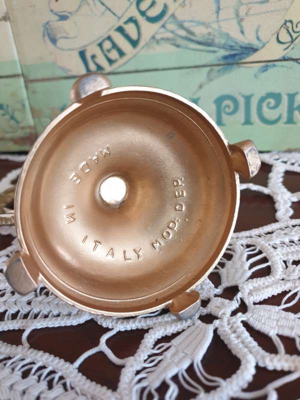 ITALIAN METAL CANDLE HOLDER  | 10 X 13 CM HIGH |