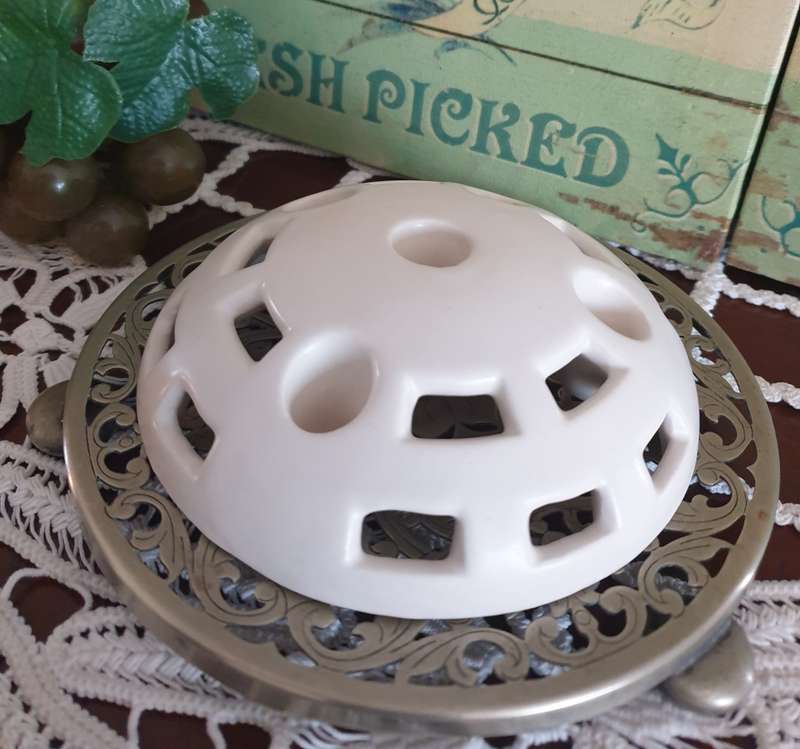 Vintage flower frog | insert | 12 x 3 cm |