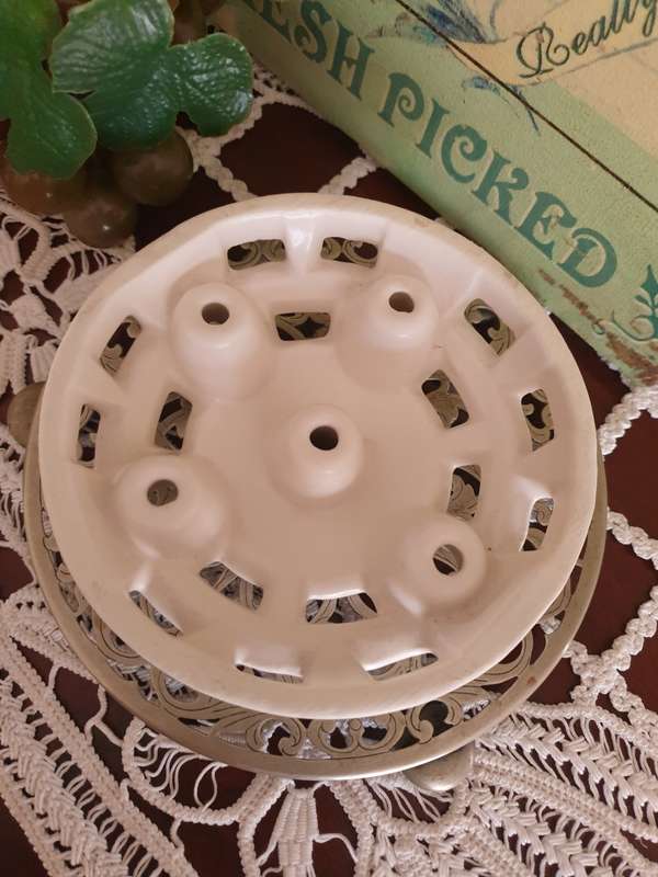 Vintage flower frog | insert | 12 x 3 cm |