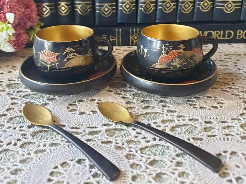 1960s Chinoiserie Wood Lacquered Set