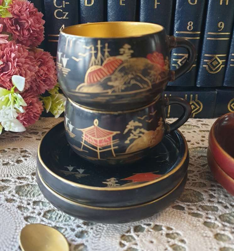 1960s Chinoiserie Wood Lacquered Set