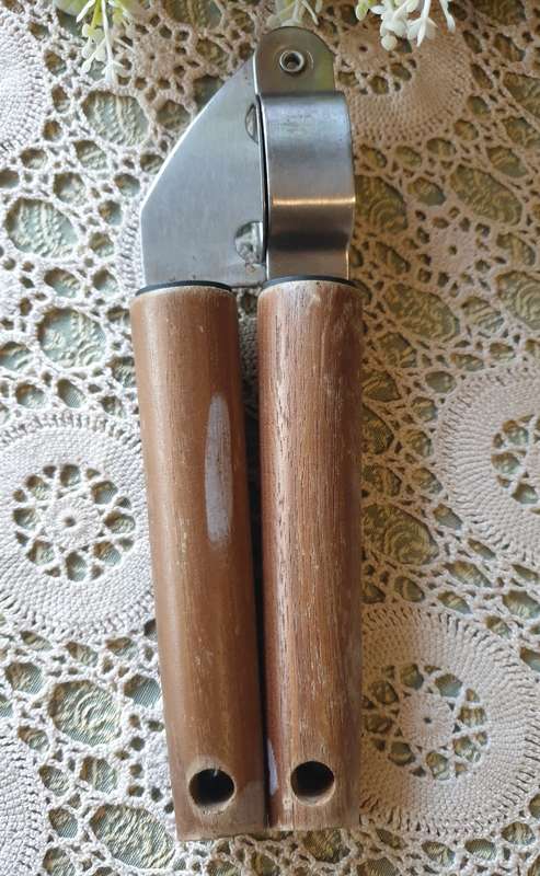 Eetrite Garlic Press