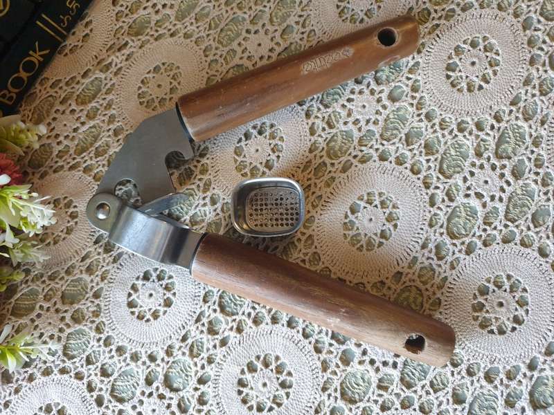 Eetrite Garlic Press