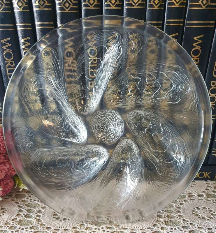 Vintage French round shaped Glass oyster plate / Sea Food Plate/tableware (02)