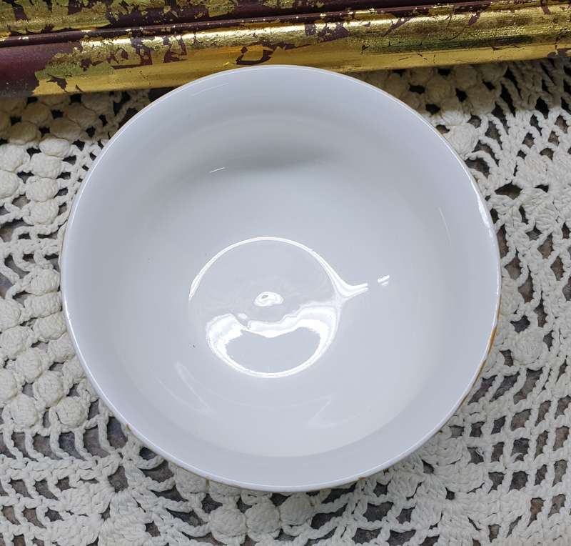 ROYAL ALBERT SUGAR BOWL
