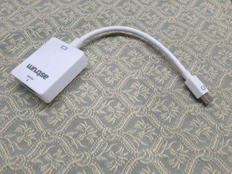 MINI DVI TO VGA ADAPTER