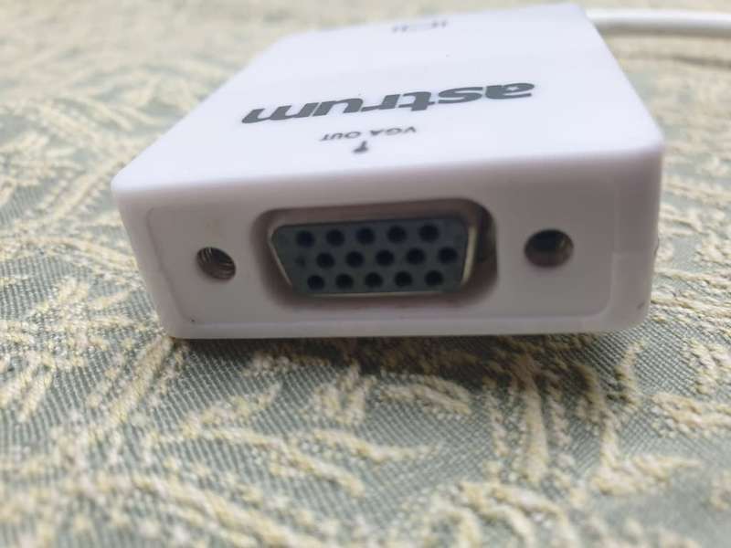 MINI DVI TO VGA ADAPTER