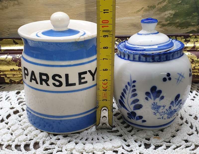 SET OF  SMALL VINTAGE JARS