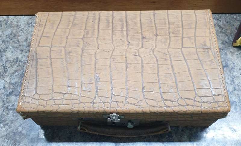 BRITISH MADE VINTAGE TRAVEL STATIONARY CASE