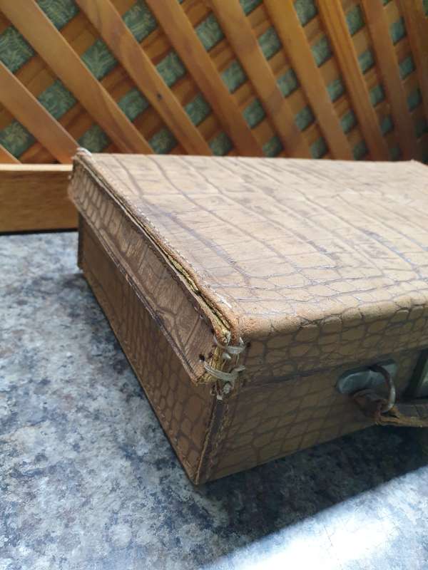 BRITISH MADE VINTAGE TRAVEL STATIONARY CASE