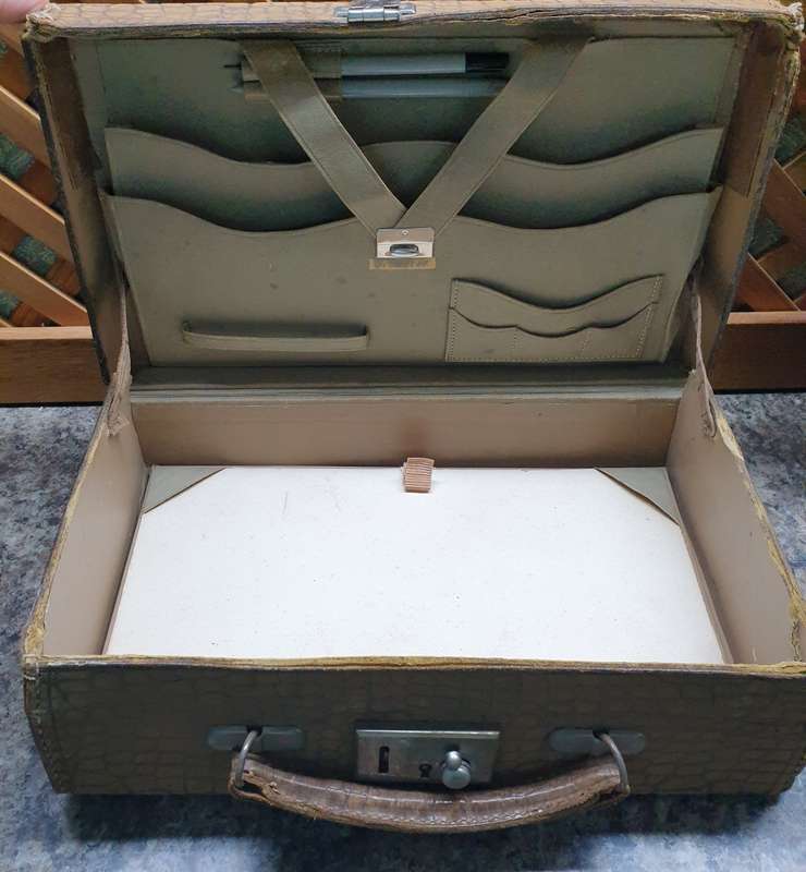 BRITISH MADE VINTAGE TRAVEL STATIONARY CASE